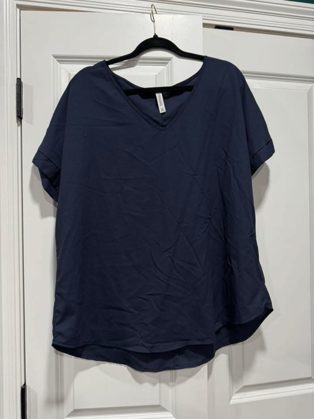 Everyday V‑Neck Blouse in Navy